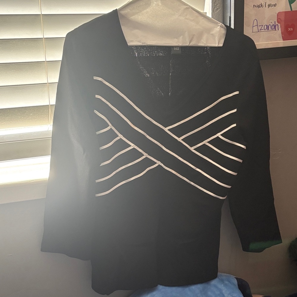 Cable & Gauge Black Top with White Accent Trim